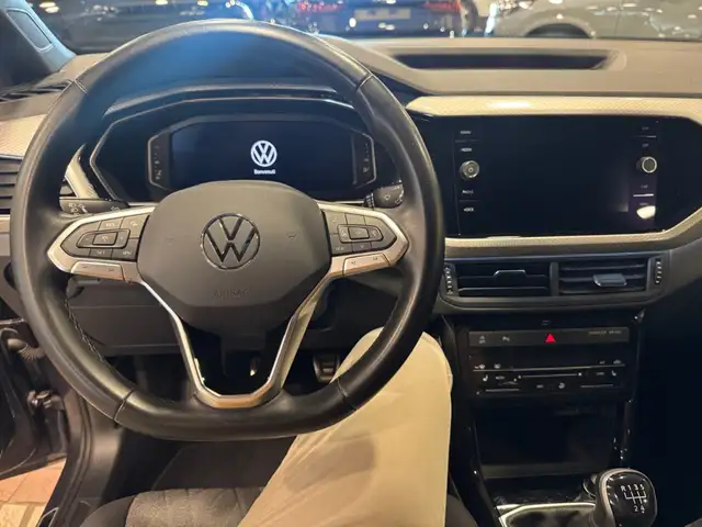 Volkswagen T-Cross view 13