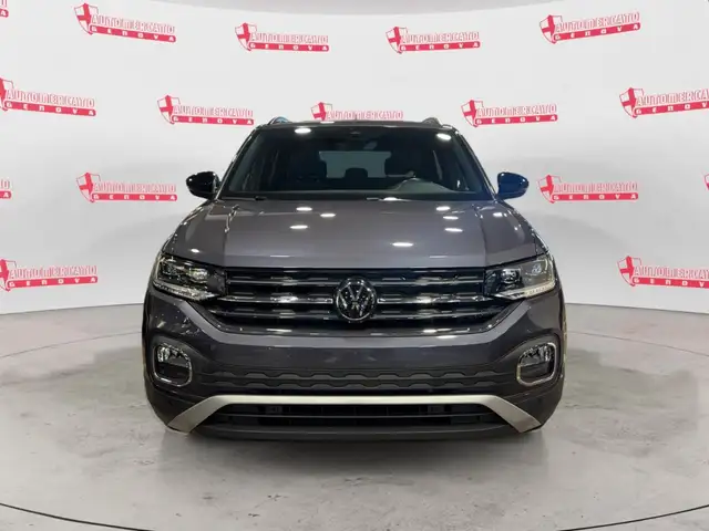 Volkswagen T-Cross view 6