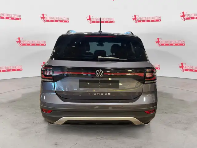 Volkswagen T-Cross view 3