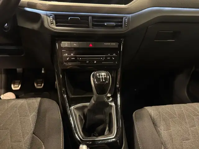 Volkswagen T-Cross view 10