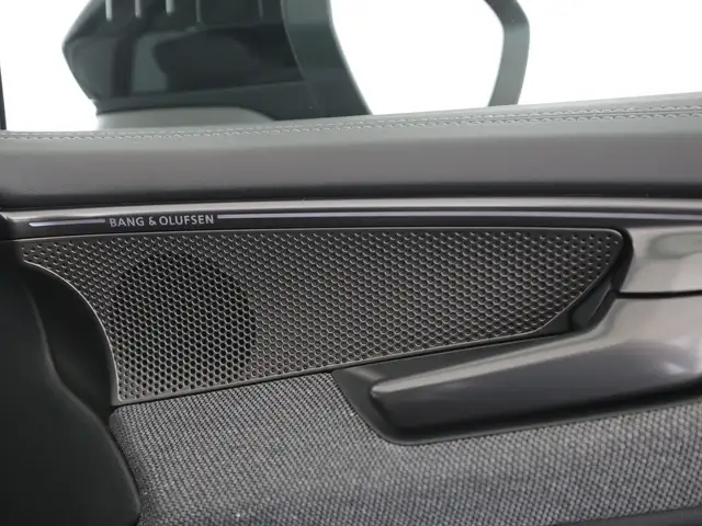 Audi A6 view 14