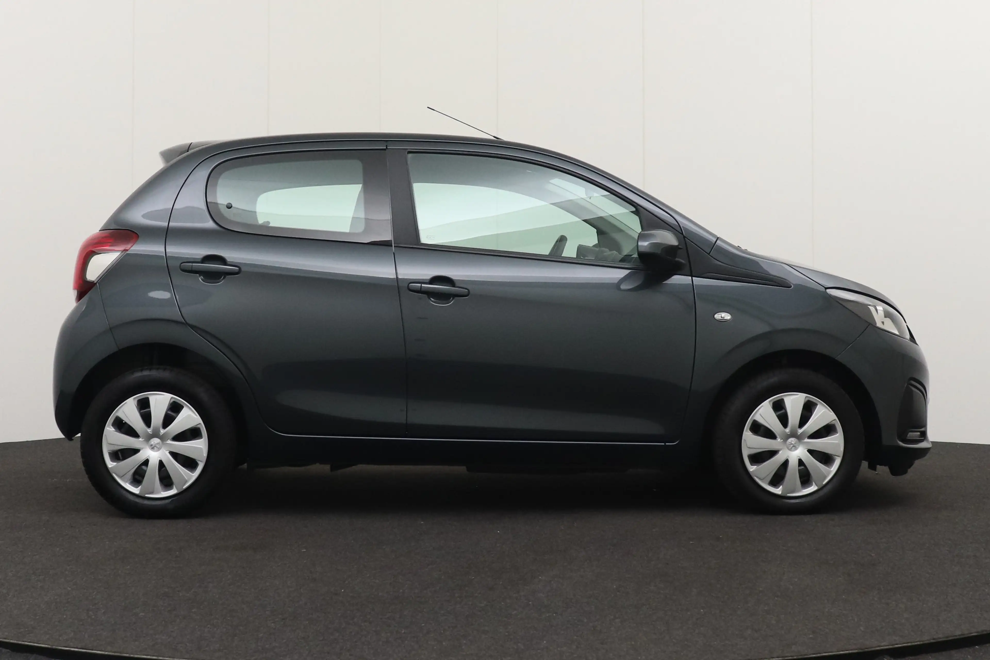 Peugeot 108 1.0 e-VTi Active LED Bluetooth DAB Start/Stop — photo 6