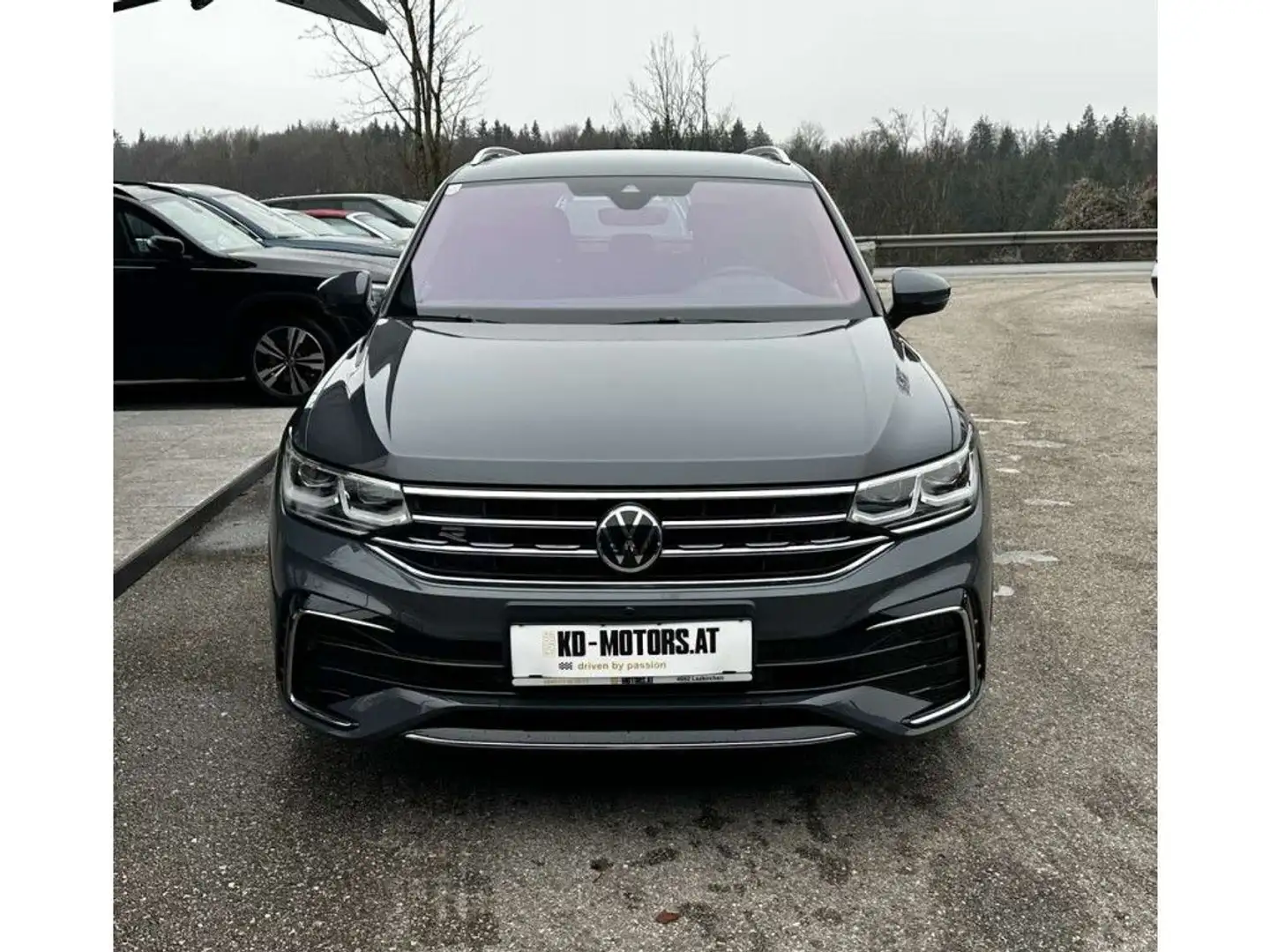 Volkswagen Tiguan 1,5 TSI DSG *R-Line*HUD*360°*Standheizung* Grau - 2