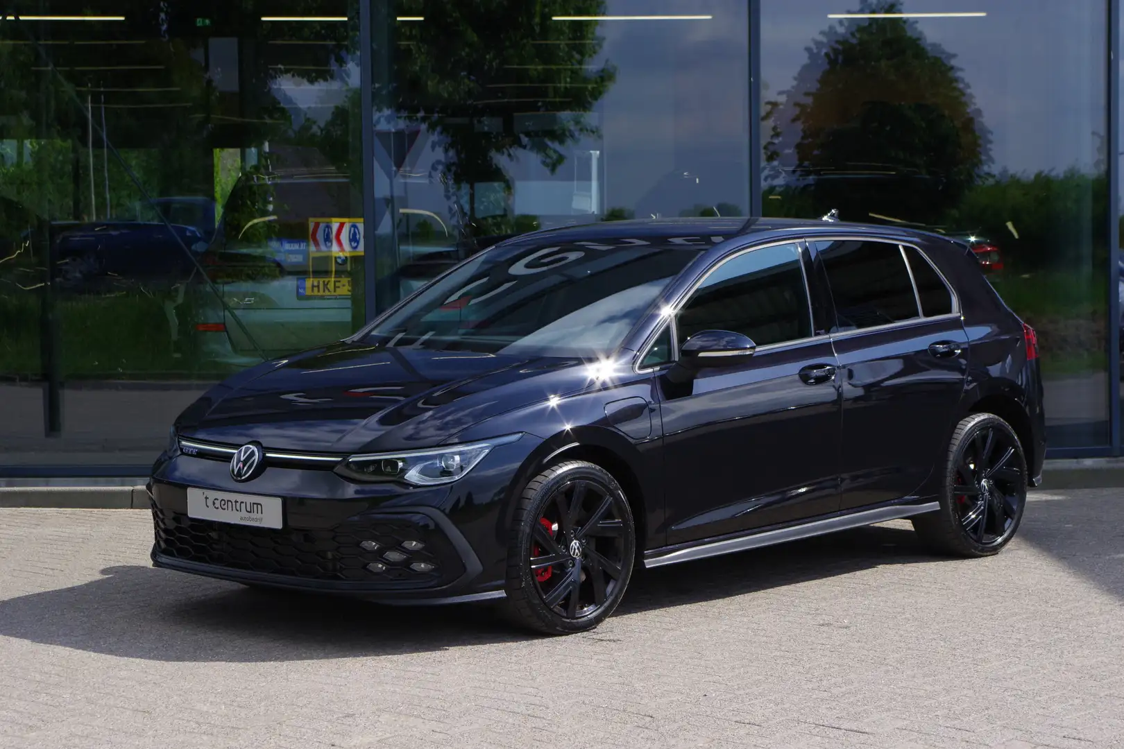 Volkswagen Golf GTE 1.4 eHybrid 245 PK PHEV, Trekhaak, LED Mistlampen, Чорний - 1