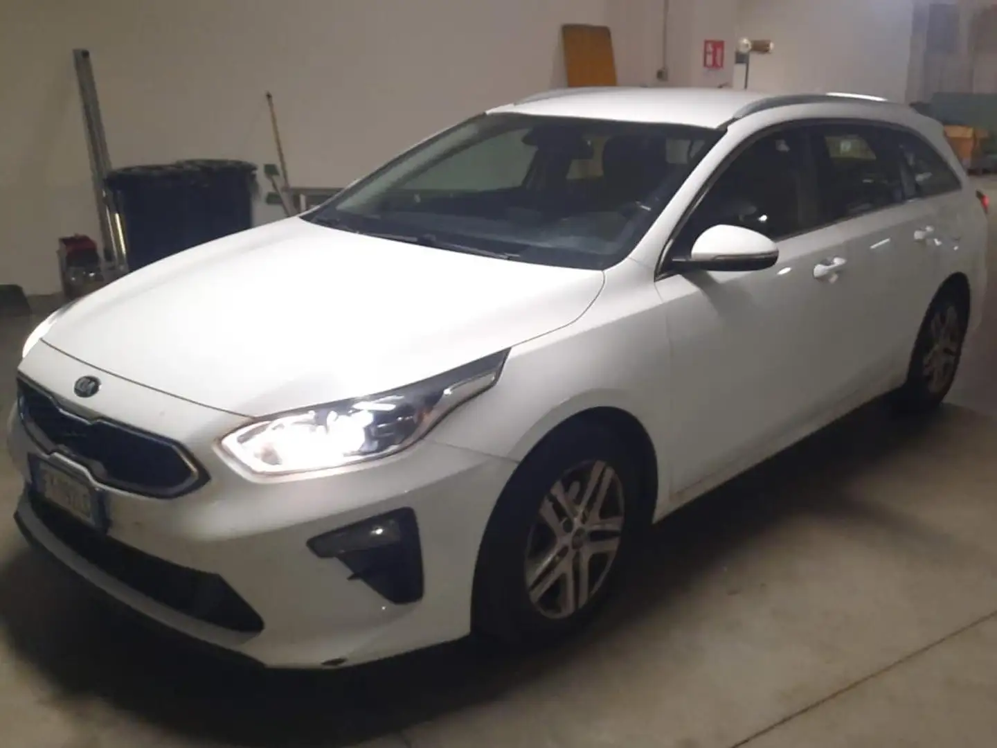 Kia Ceed / cee'd III 2019 SW SW 1.6 crdi Business   cv dct N1 Bianco - 2