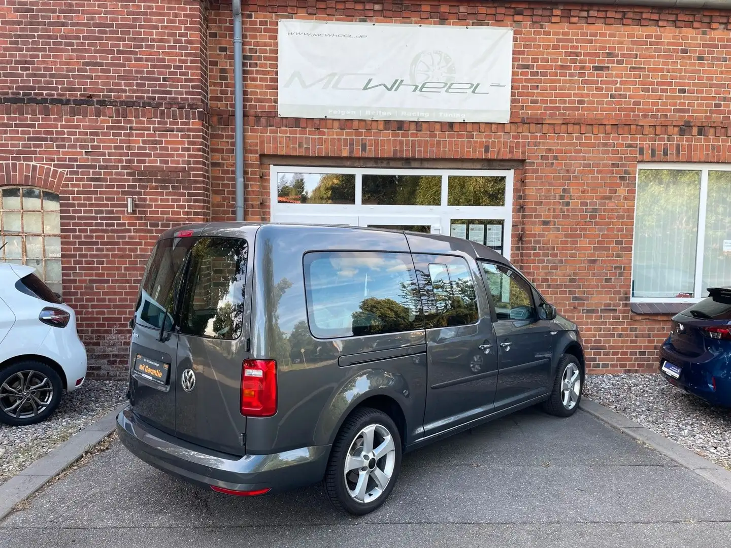 Volkswagen Caddy Maxi Navi+Bluetooth+Kamera+17" 7 Sitzer Gris - 2