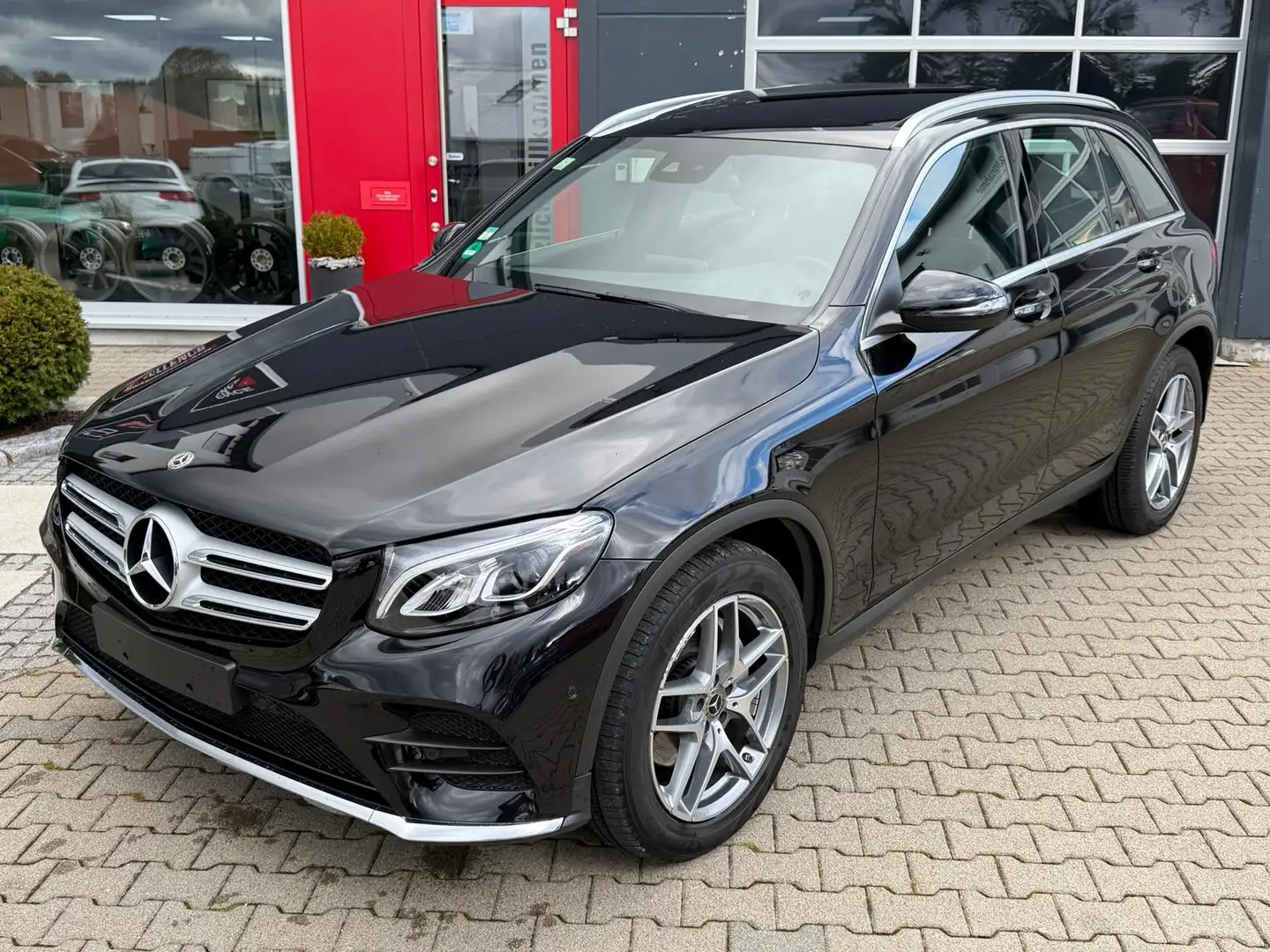 Mercedes-Benz GLC 220 d AMG Pano LEDER 19-Alu LED El.Heckkl. Negro - 2