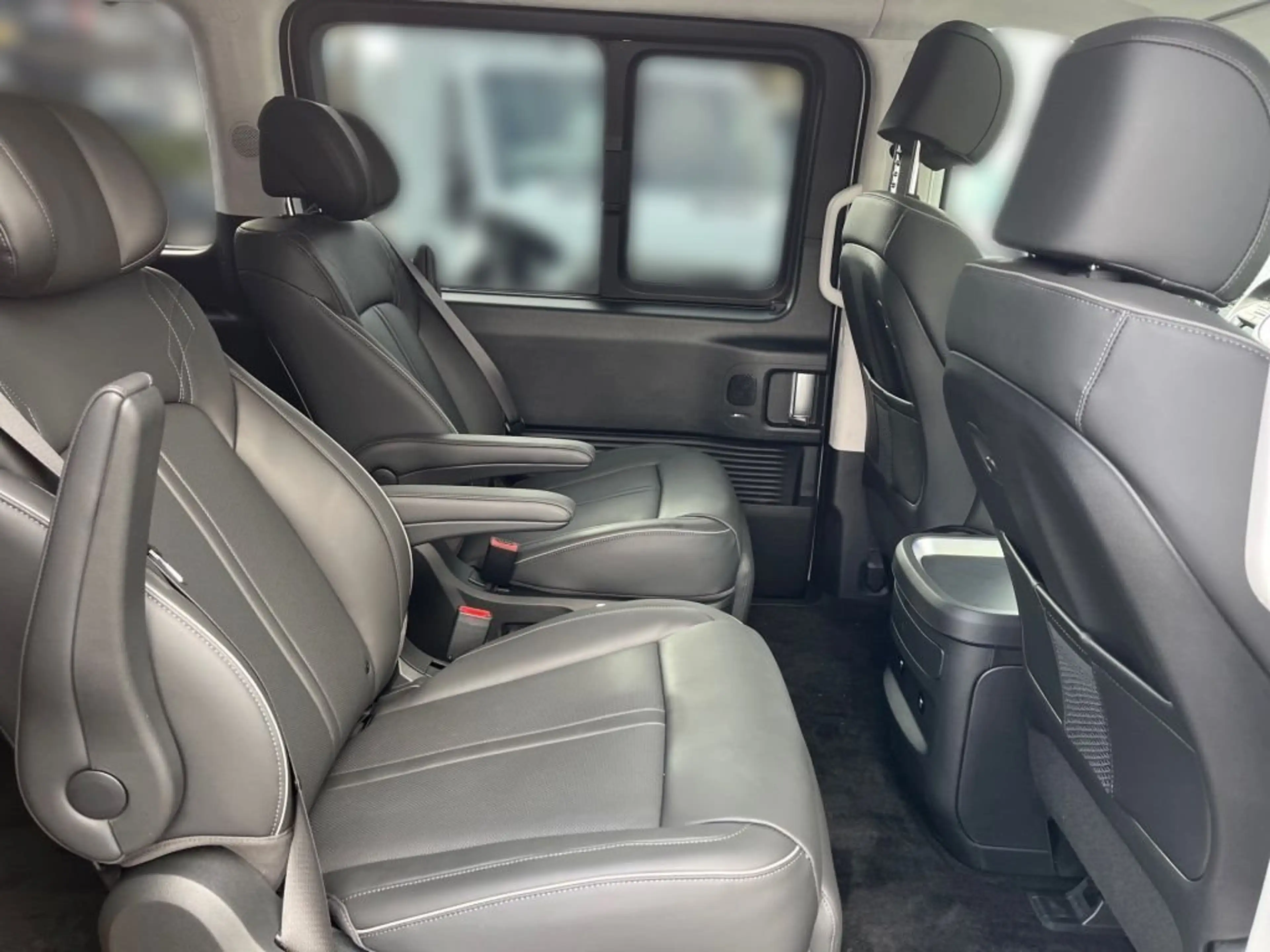 Hyundai STARIA 1.6 T-GDI HEV Signature — photo 13