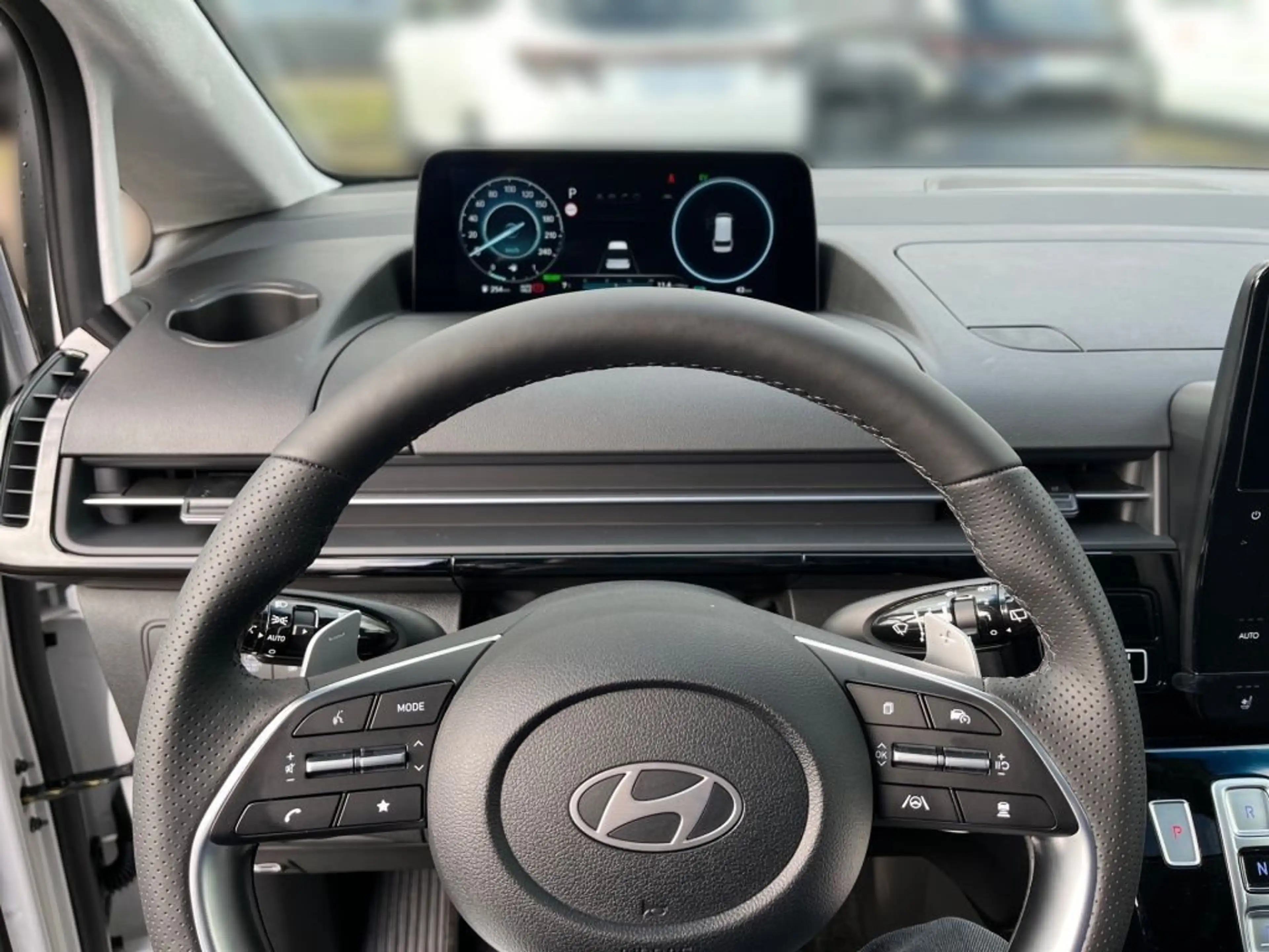 Hyundai STARIA 1.6 T-GDI HEV Signature — photo 8
