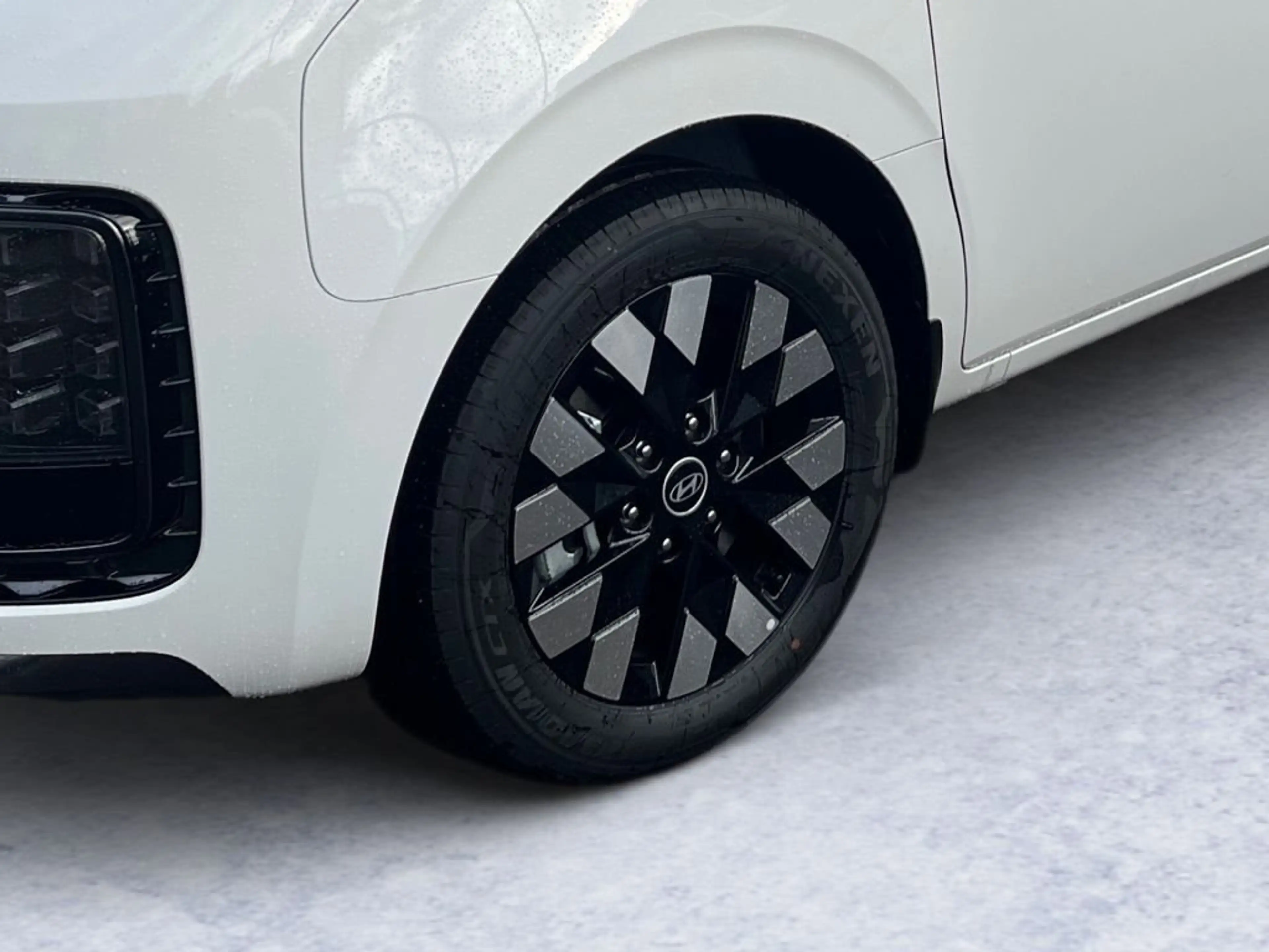 Hyundai STARIA 1.6 T-GDI HEV Signature — photo 6
