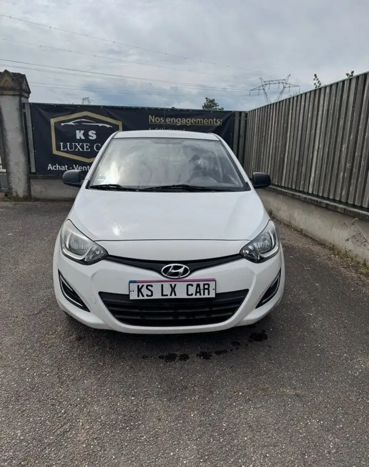 Hyundai i20 1.2i Move 84cv 1 Ã¨res mains
