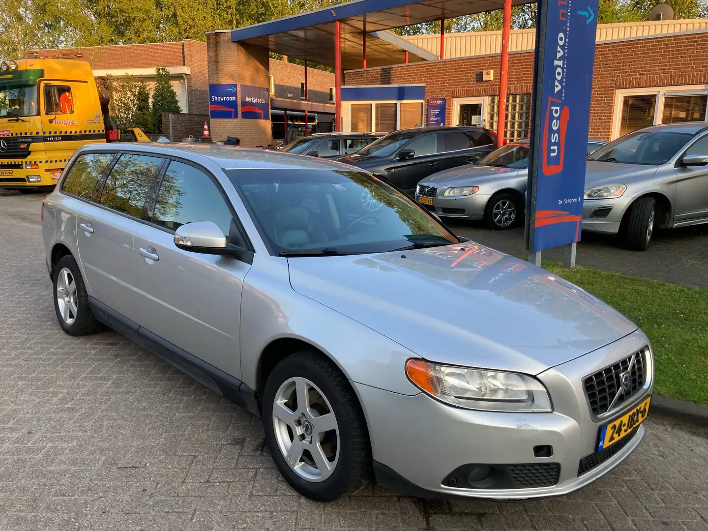 Volvo V70 2.0D 136PK Limited Edition Argent - 1