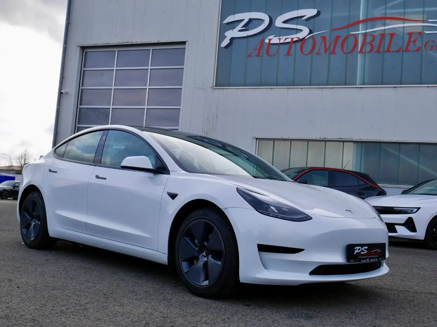 Tesla Model 3 RWD+LED+Kamera+18"+Sitzheizung vo.u.hi. Weiß - 1