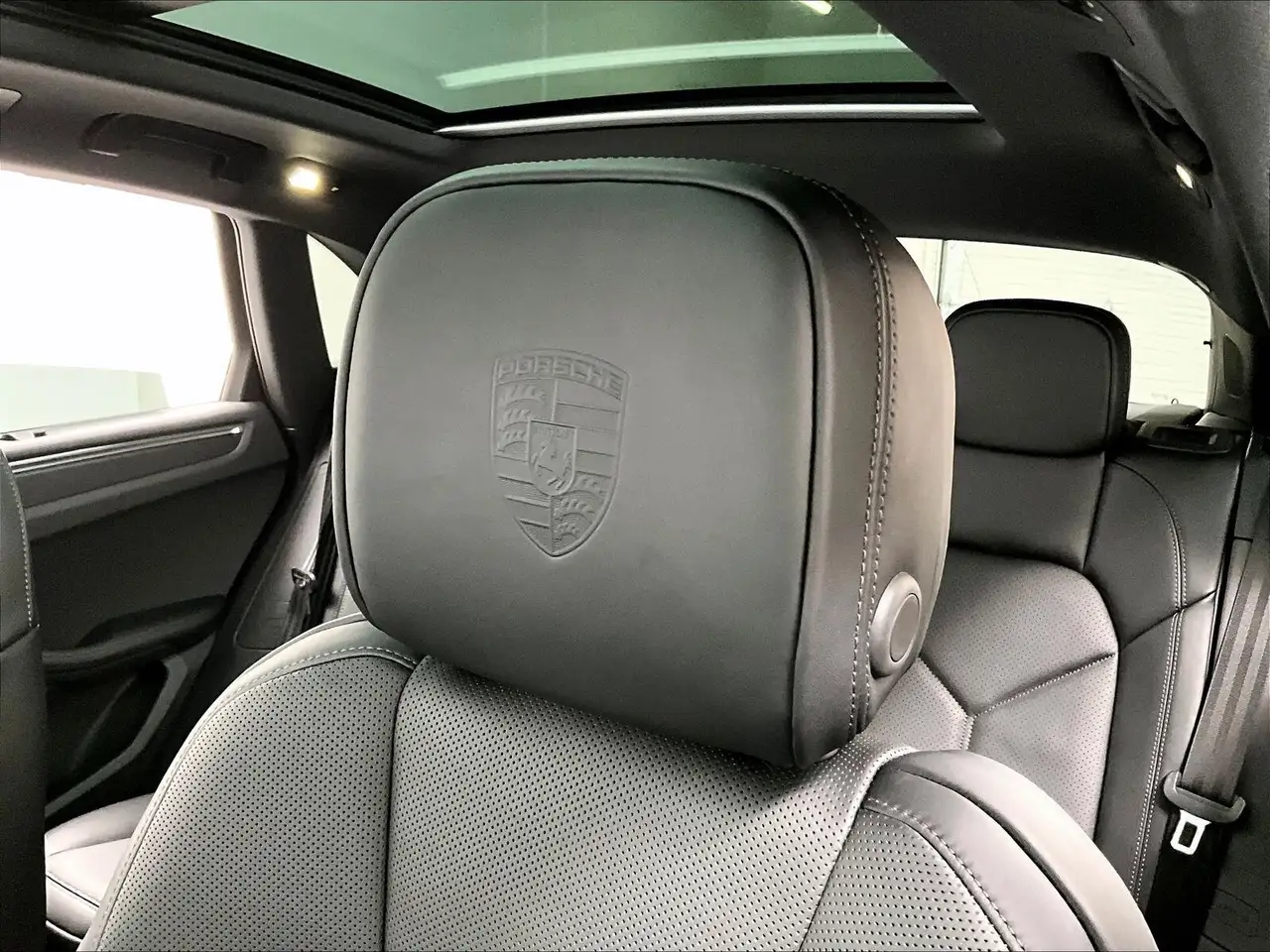 Porsche Macan снимка Porsche Macan