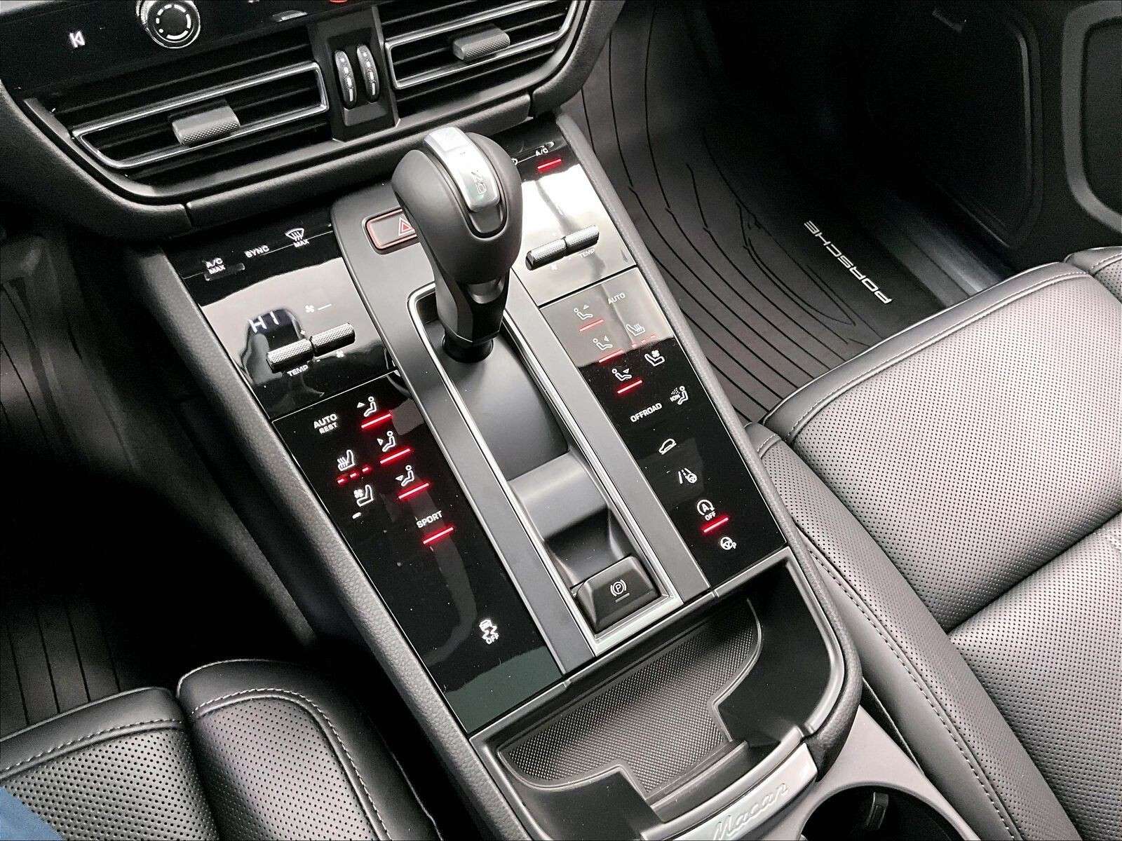 2026 Porsche Macan AWD thumb 24