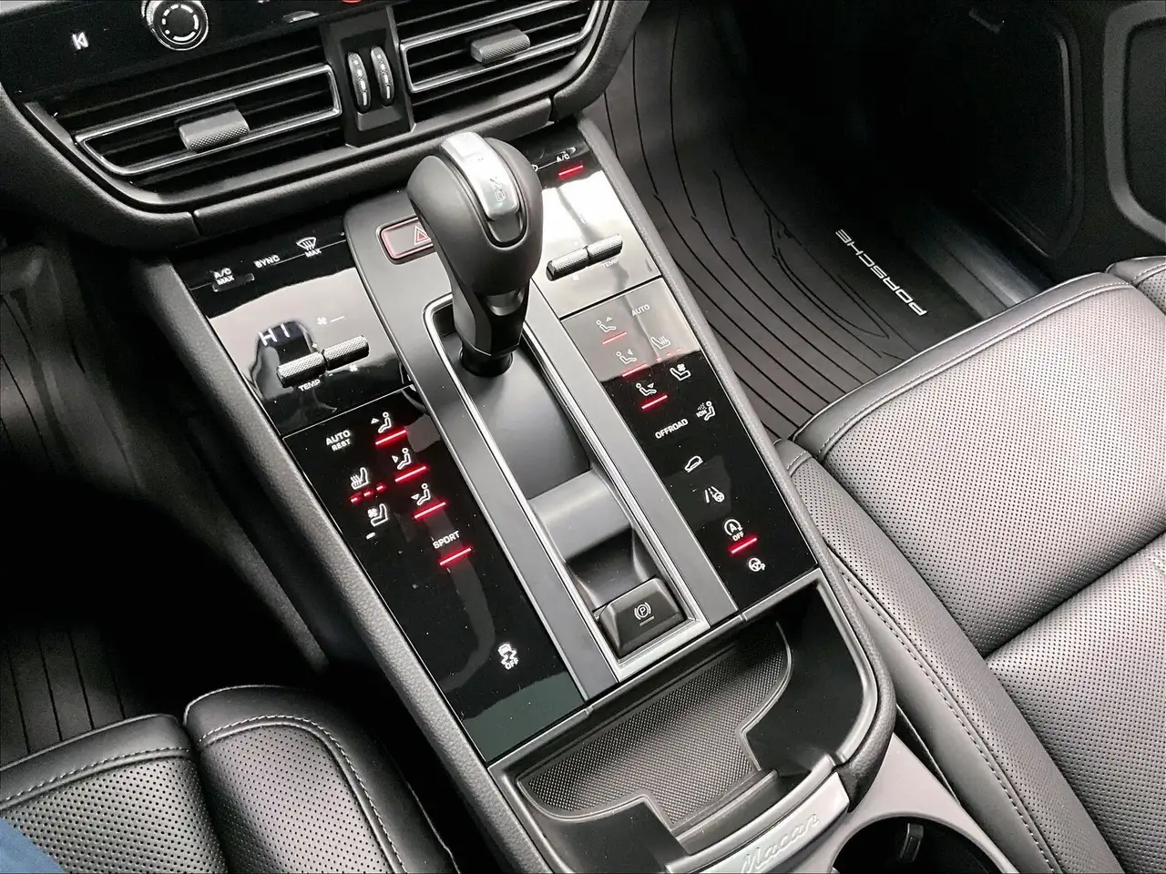 Porsche Macan снимка Porsche Macan