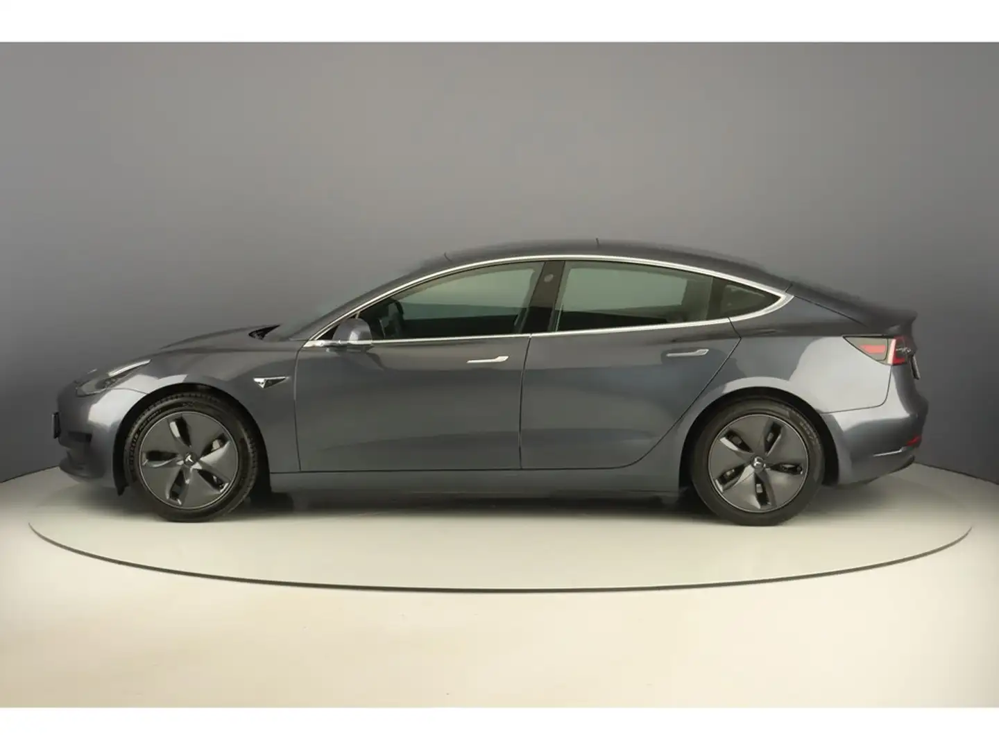 Tesla Model 3 306pk Standard RWD Plus Grijs - 2