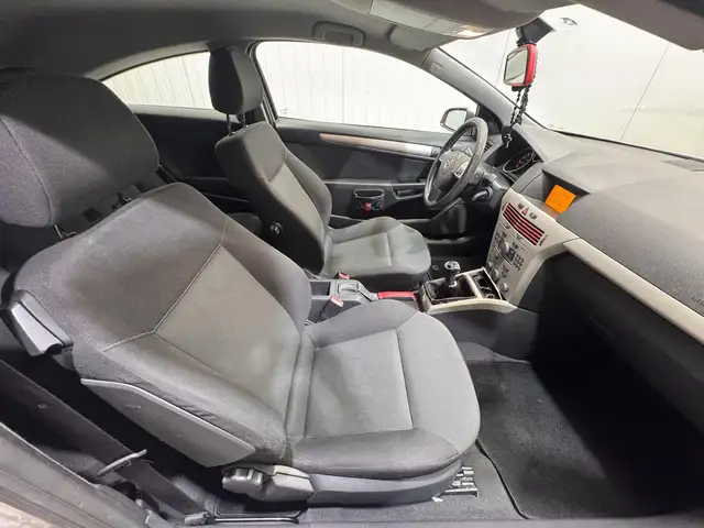 Opel Astra view 23