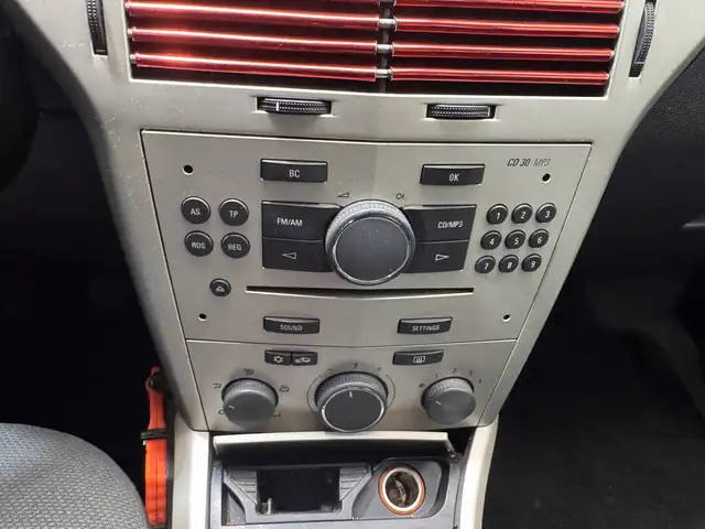 Opel Astra view 19