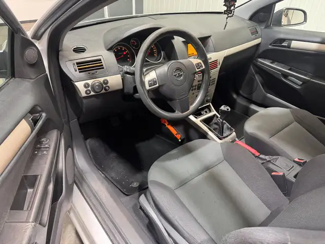 Opel Astra view 10
