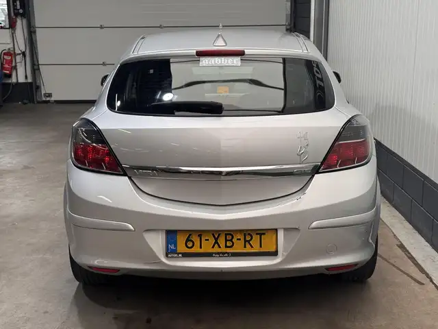 Opel Astra view 6