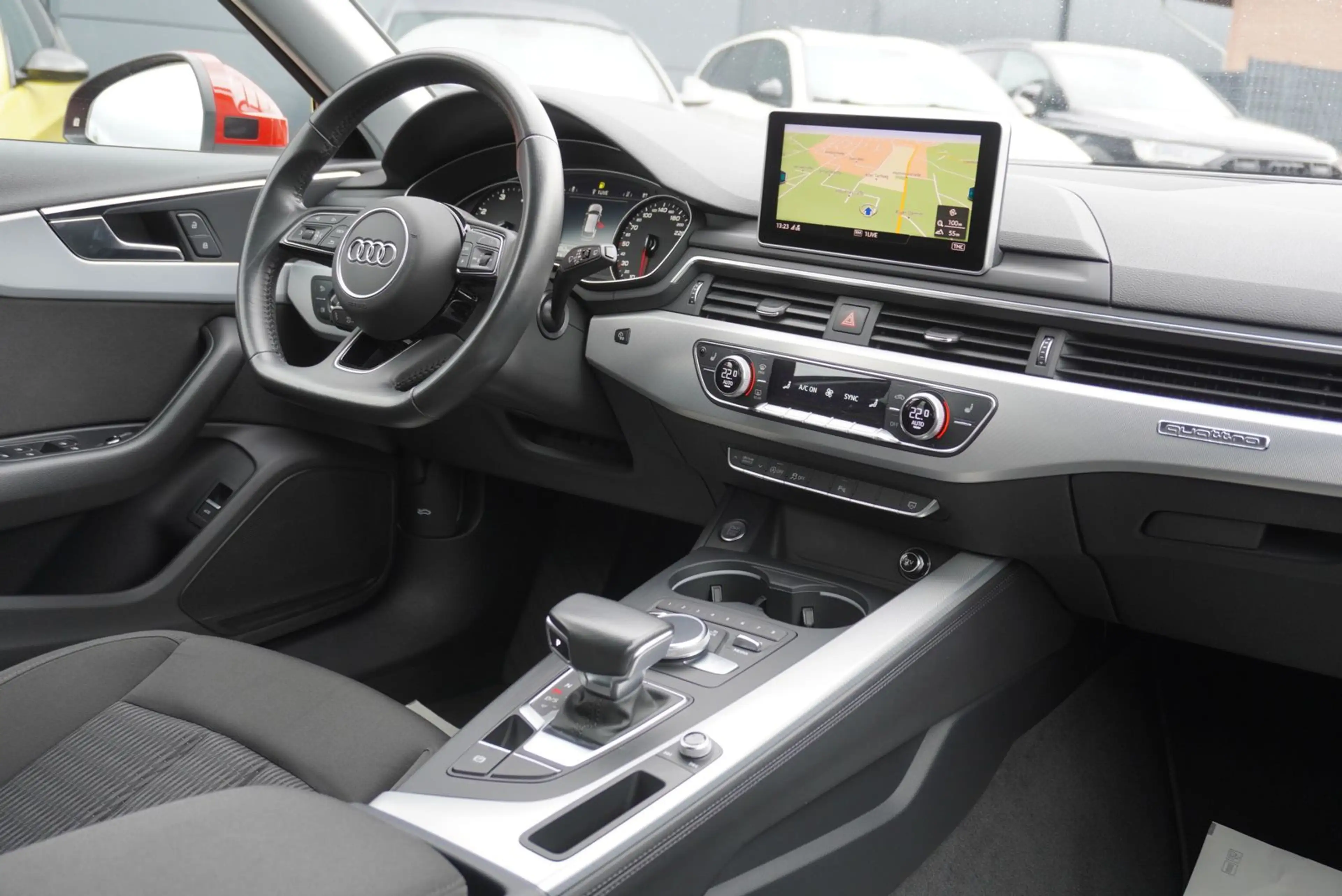 Audi A4 40 TDI Quattro S-Line/LED/NaviMMI/AHK/Assist/ — photo 12