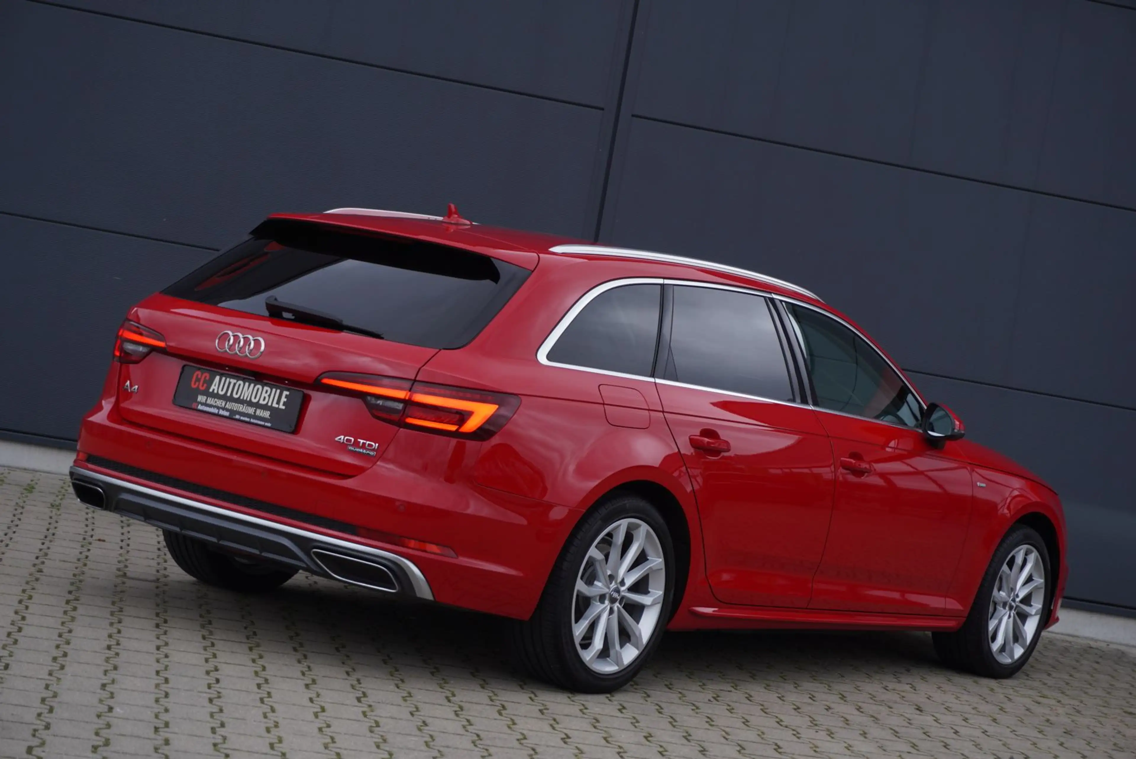 Audi A4 40 TDI Quattro S-Line/LED/NaviMMI/AHK/Assist/ — photo 7