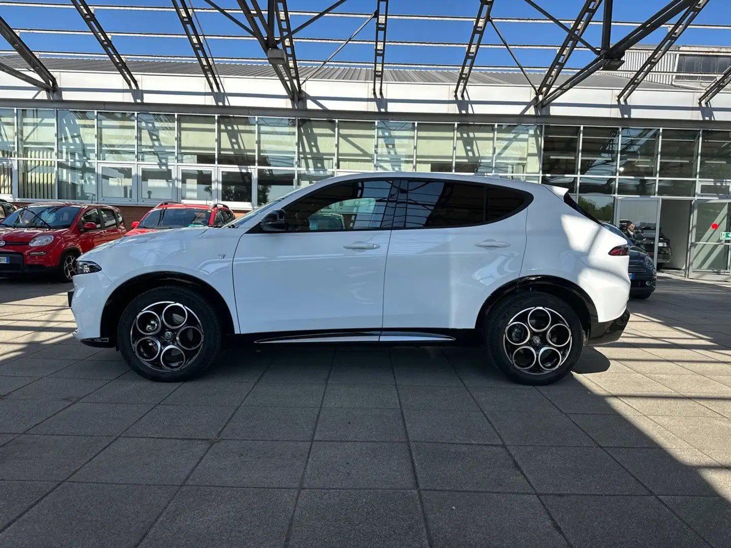 Alfa Romeo Tonale 1.6 Diesel 130cv TCT6 Ti Weiß - 2