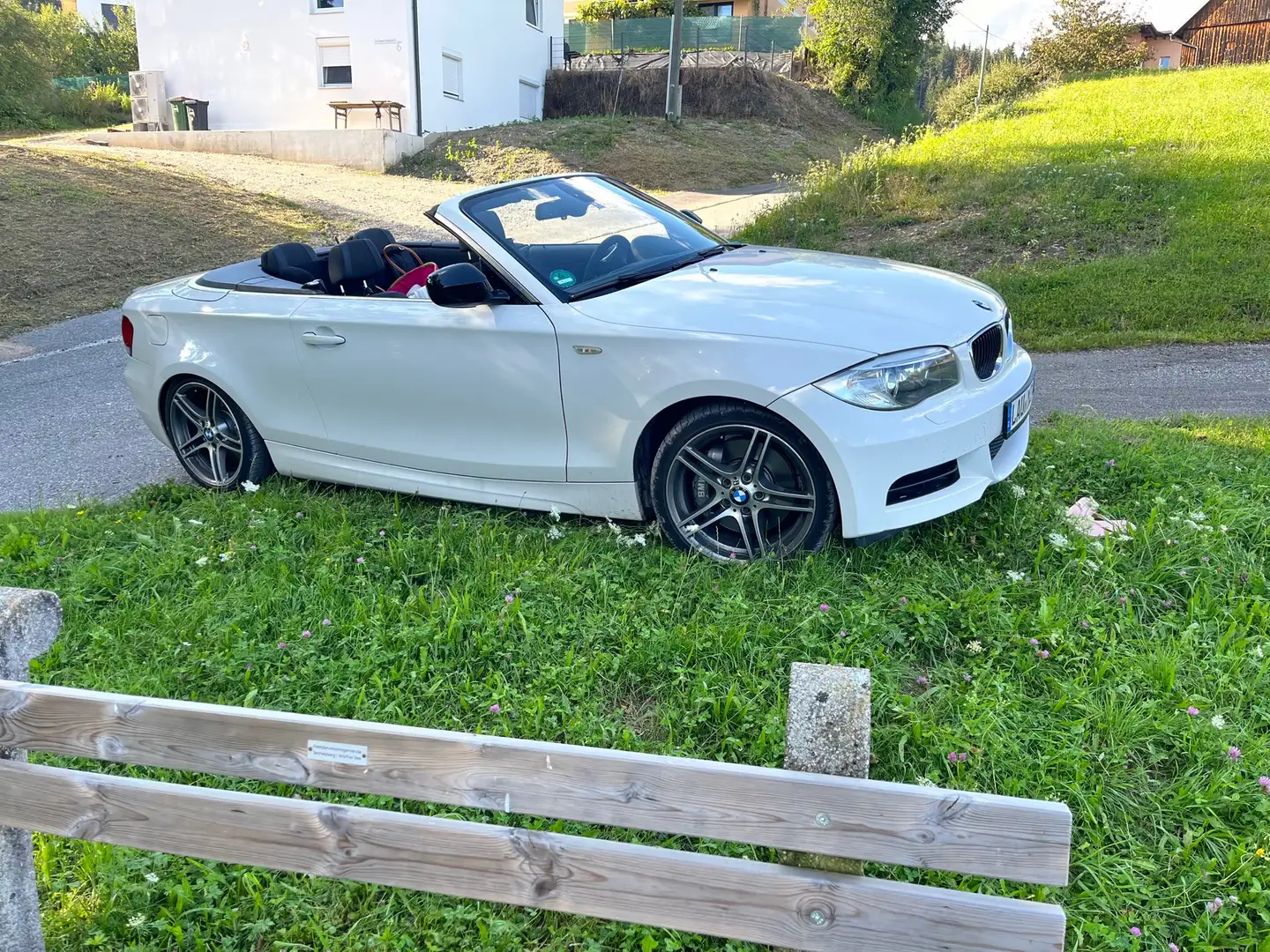 BMW 135 i Cabrio Edition Sport // NEU: Reifen/Service/WaPu bijela - 2