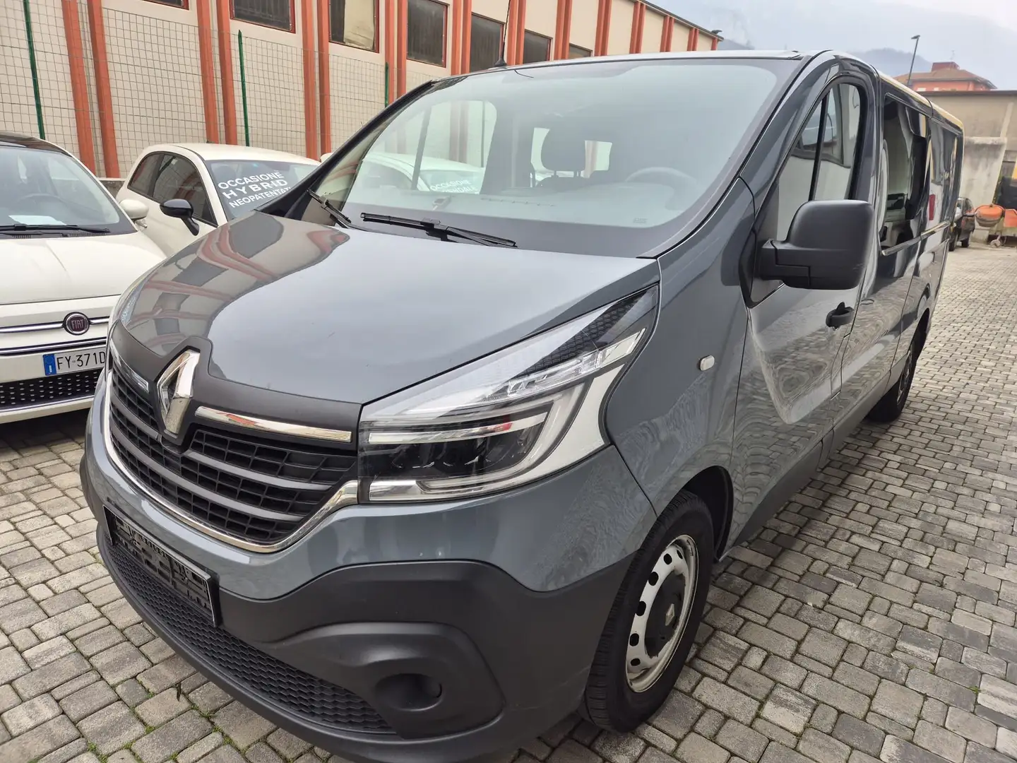 Renault Trafic ENERGY dCi 120cv 6 POSTI - autocarro L2H1 3.0t Grigio - 2