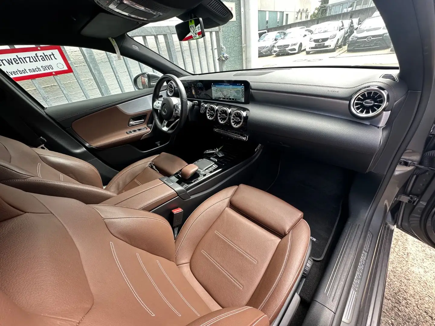 Mercedes-Benz A 220 d AMG Premium-Plus  Leder R-Kamera Grau - 2