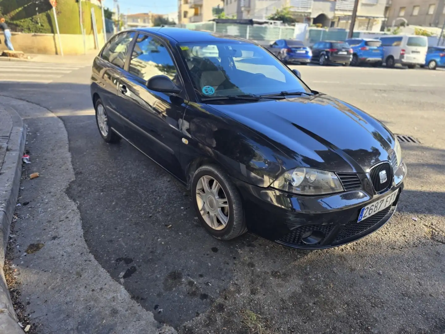 SEAT Ibiza 1.4 16v Hit 85 Noir - 1
