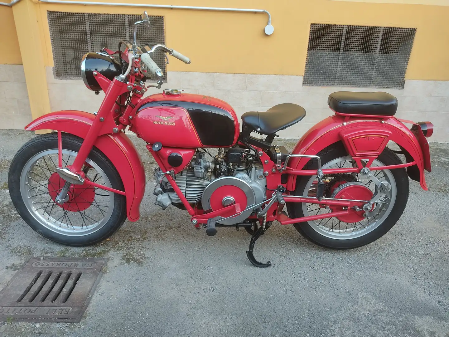 Moto Guzzi Falcone STANDARD Rouge - 2