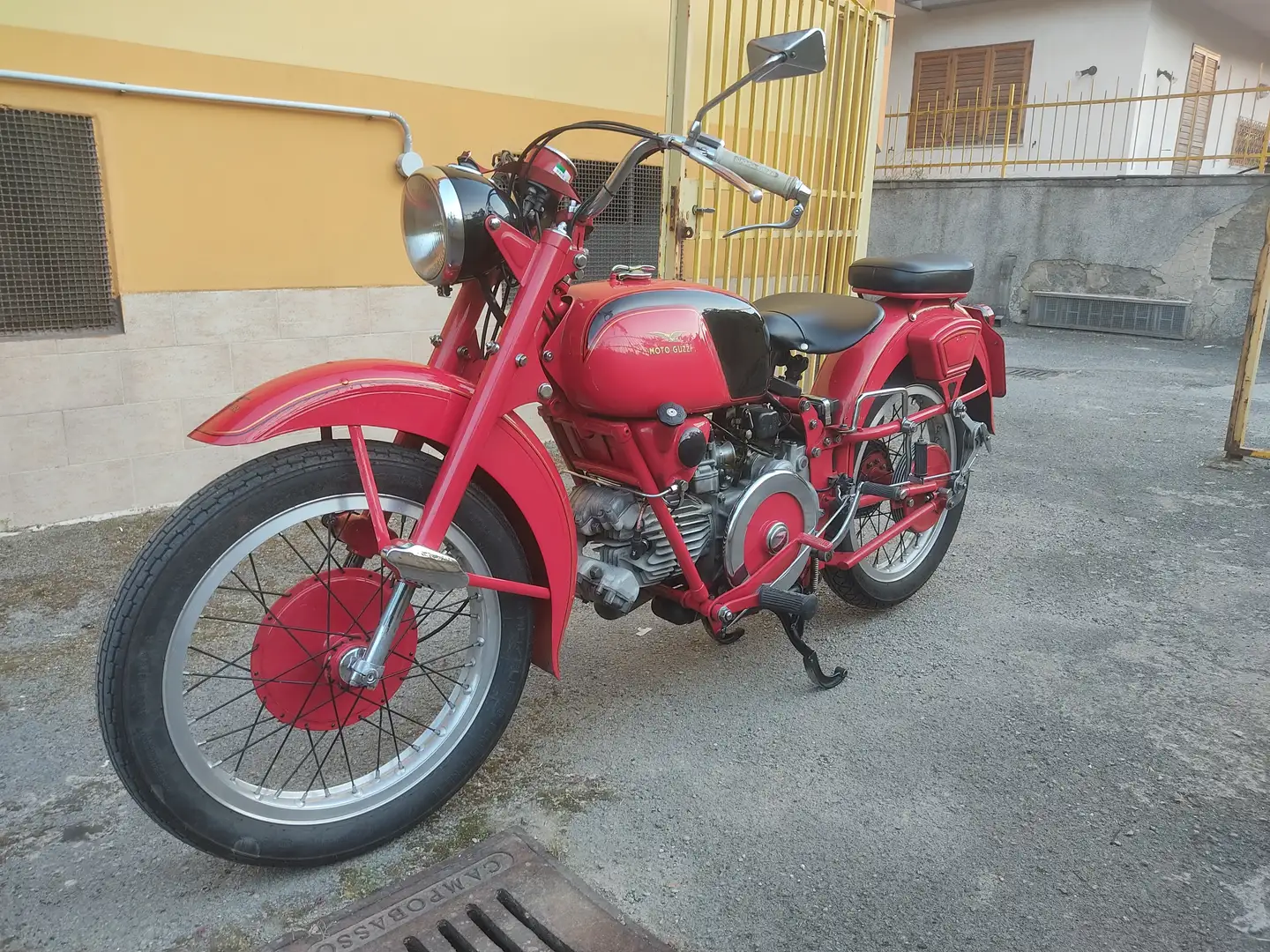 Moto Guzzi Falcone STANDARD Rouge - 1