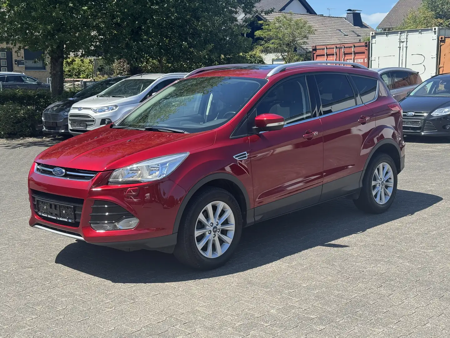 Ford Kuga 1.5 EcoBoost 2x4 Titanium, Panoramadach, SHZ, PDC Rood - 1