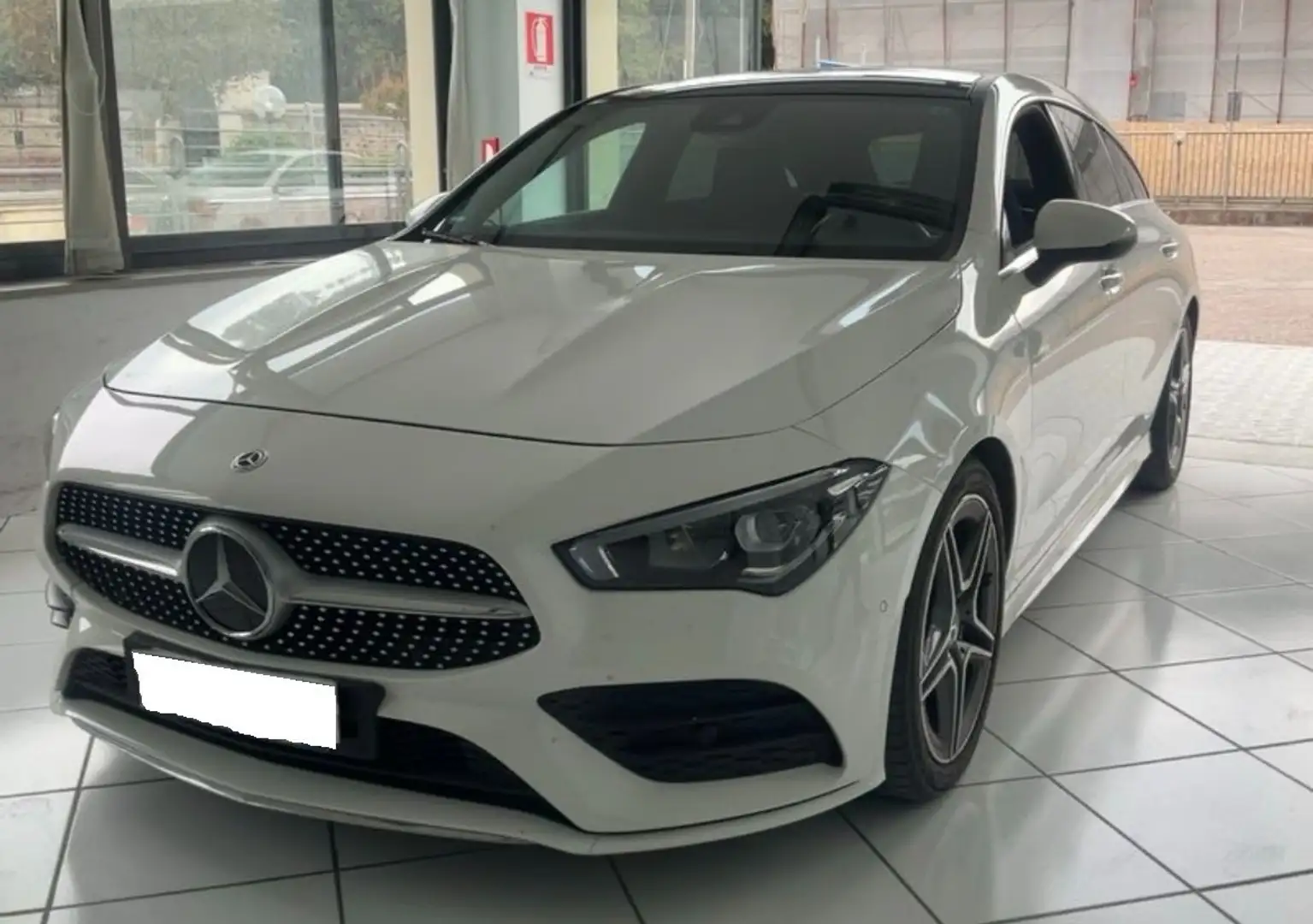Mercedes-Benz CLA 200 D SW Premium AMG (TETTO-LUCI AMBIENTE) Bianco - 1