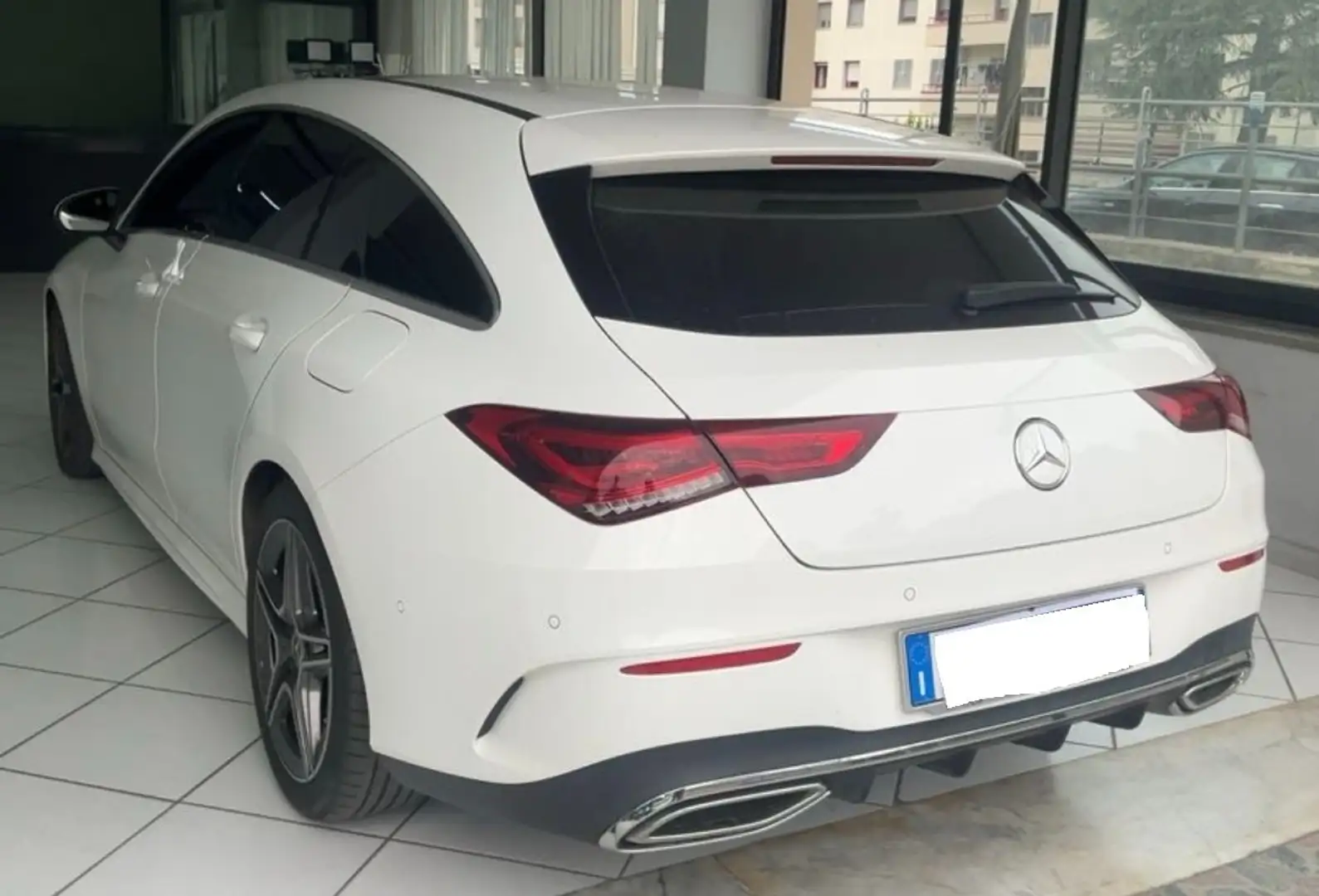 Mercedes-Benz CLA 200 D SW Premium AMG (TETTO-LUCI AMBIENTE) Bianco - 2