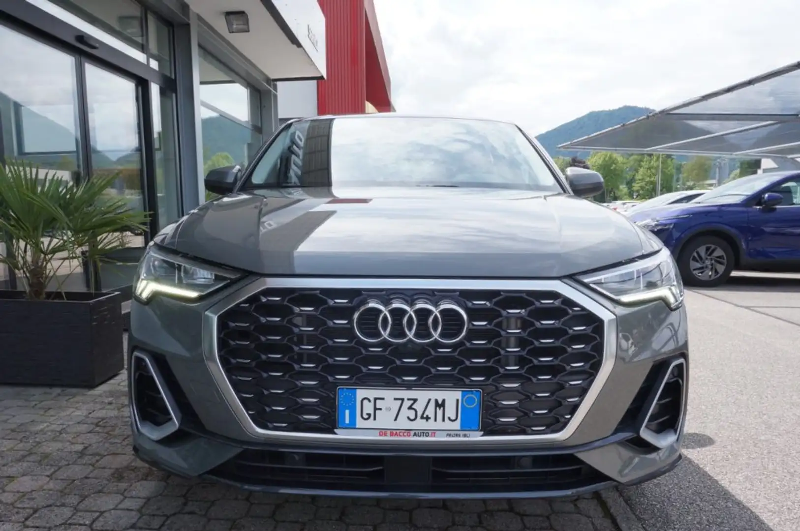 Audi Q3 SPB 45 TFSIe S tronic S line PLUG-in Grigio - 2
