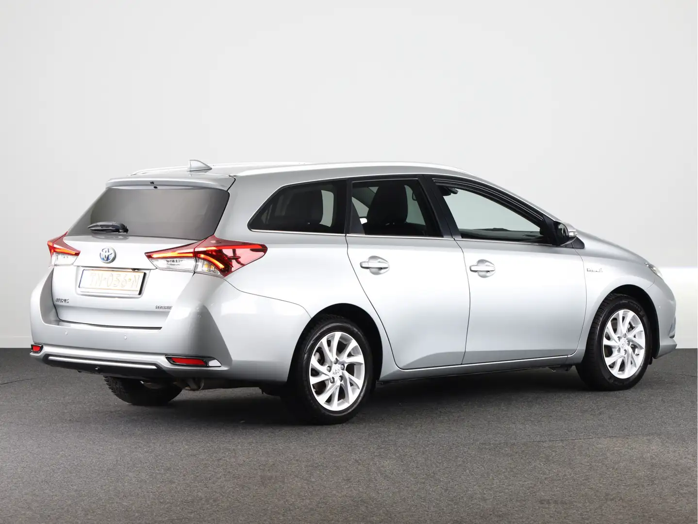 Toyota Auris Touring Sports 1.8 Hybrid Executive | Half lederen Grijs - 2