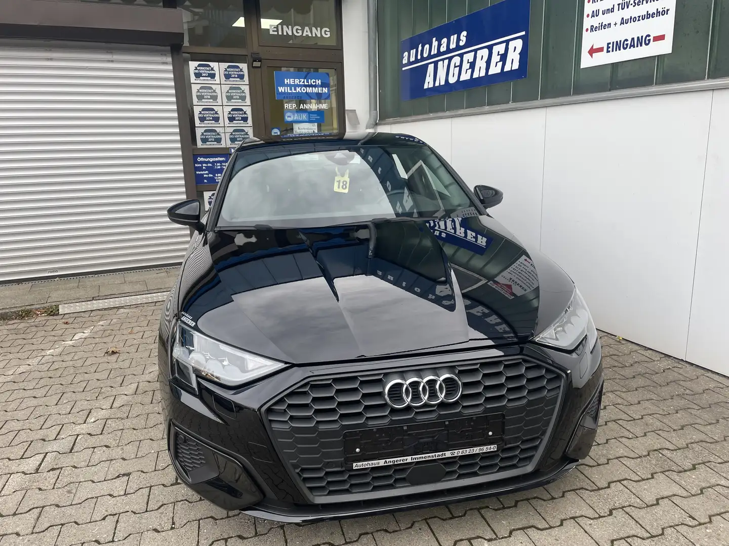 Audi A3 1.0 TFSI Sportback, PDC,LED,Keyless Noir - 1