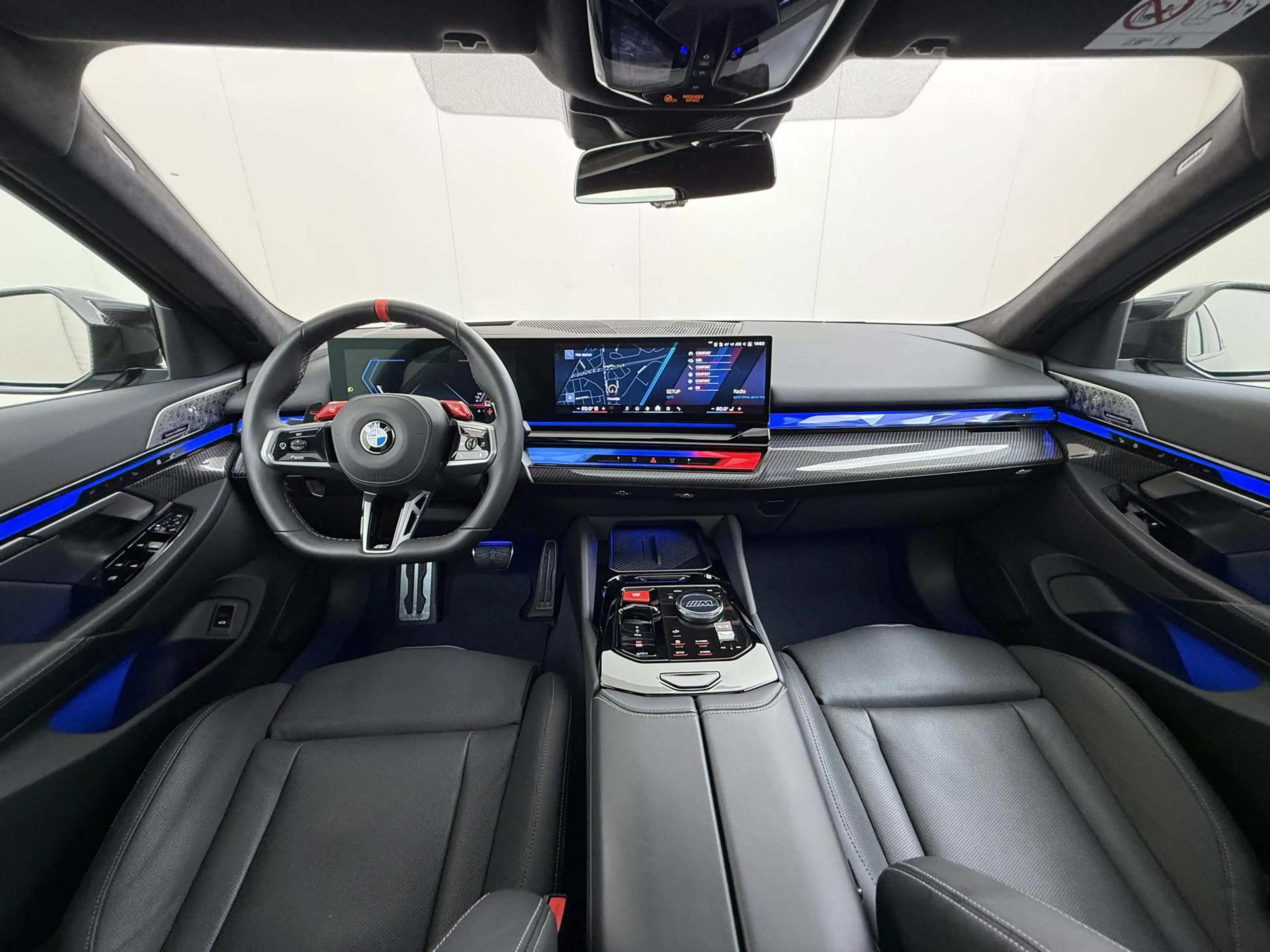 BMW M5 5-serie Touring NL Auto | BTW | Akrapovic | BMW on — photo 5