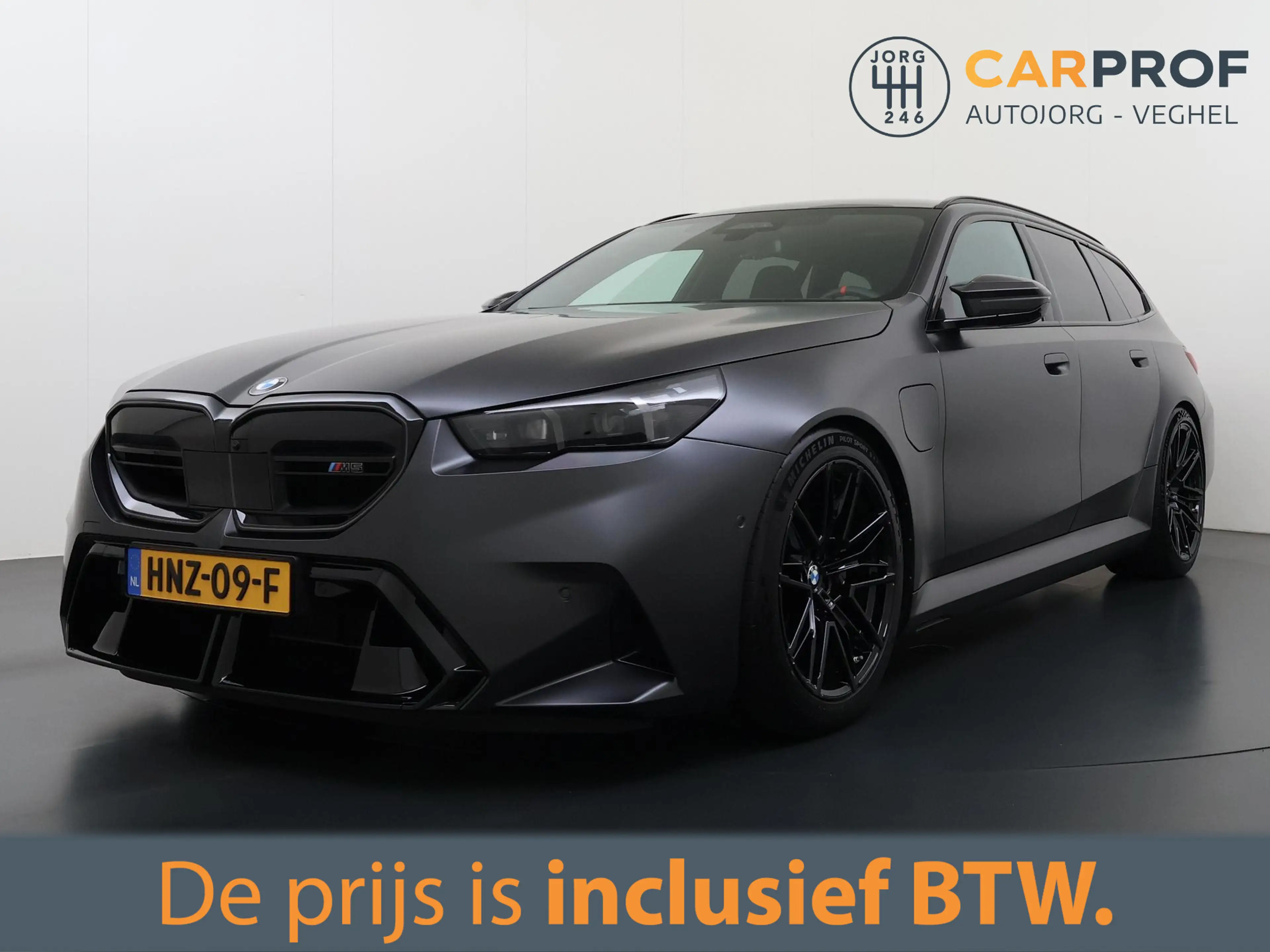 BMW M5 5-serie Touring NL Auto | BTW | Akrapovic | BMW on