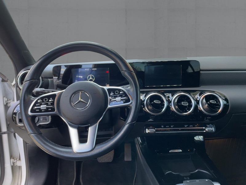 Mercedes-Benz A 180 d Kompaktlimousine Progressive PDC SHZ LED — photo 9