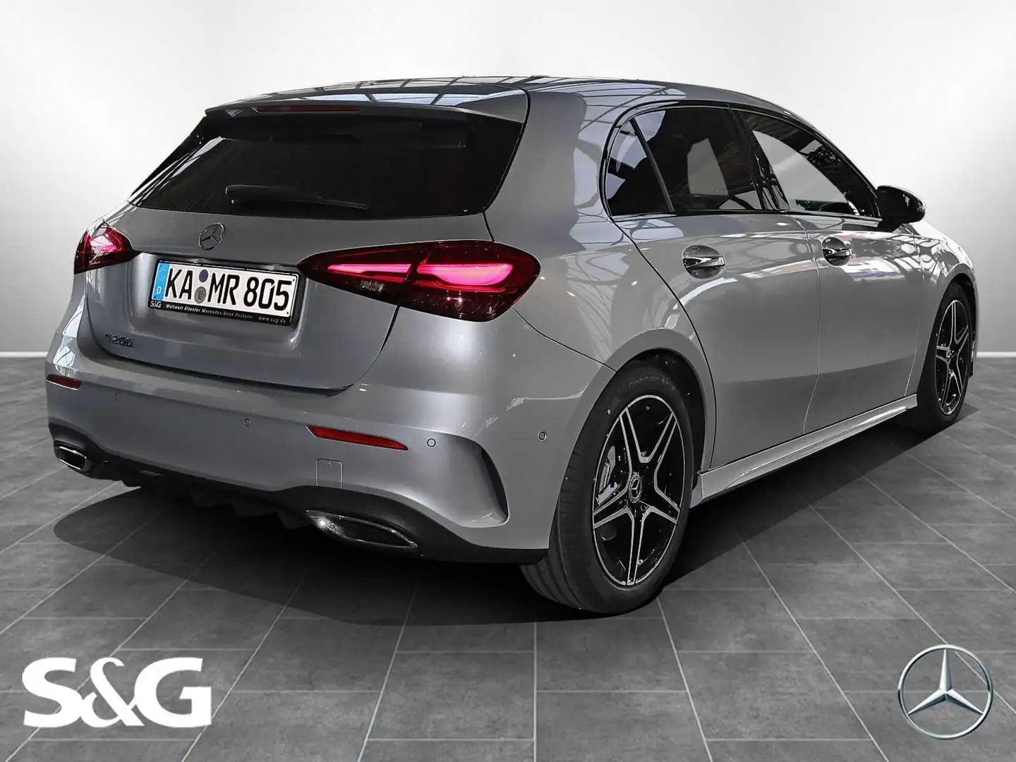 Mercedes-Benz A 200 AMG Distronic+RüKam+M-LED+Pano+Totwinkel Silber - 2