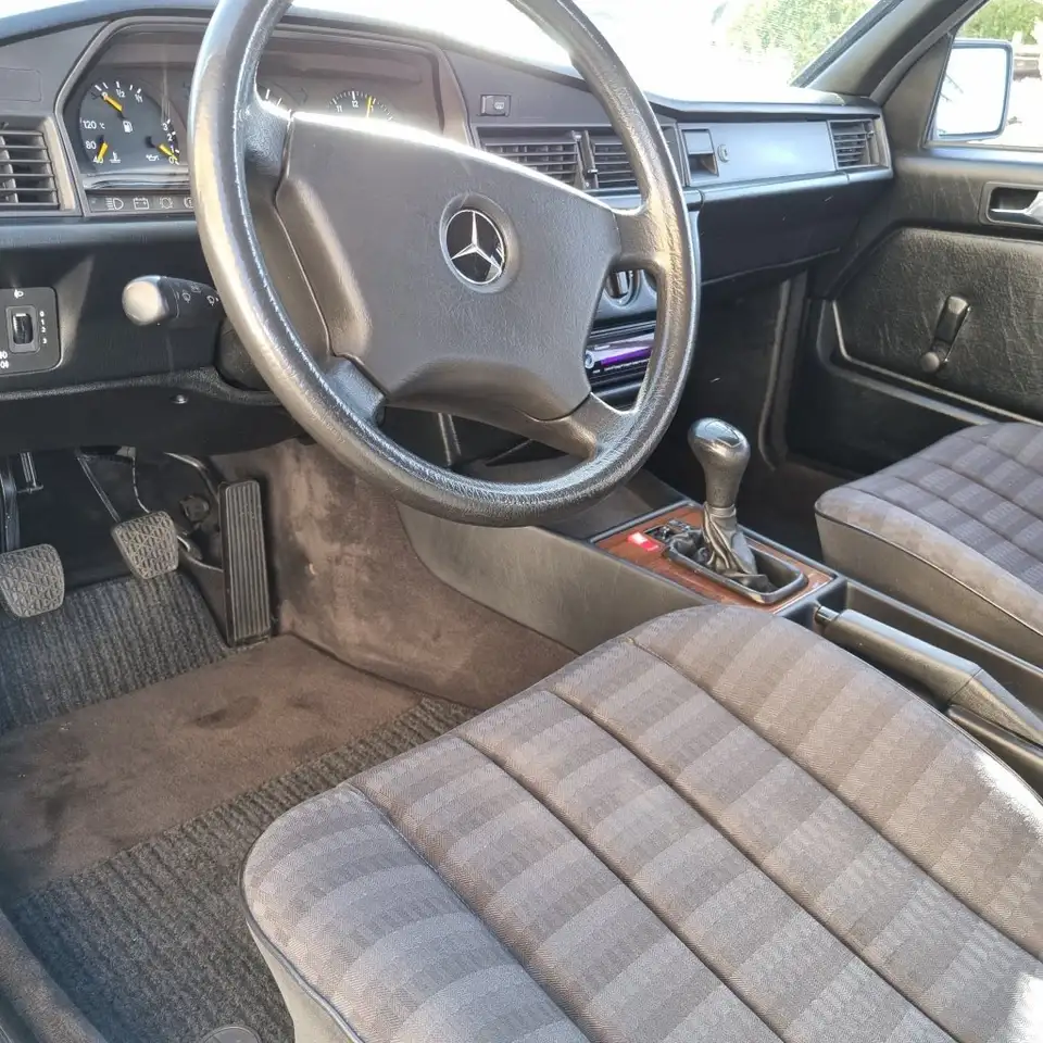 Mercedes-Benz 190 E 1.8, foto 11
