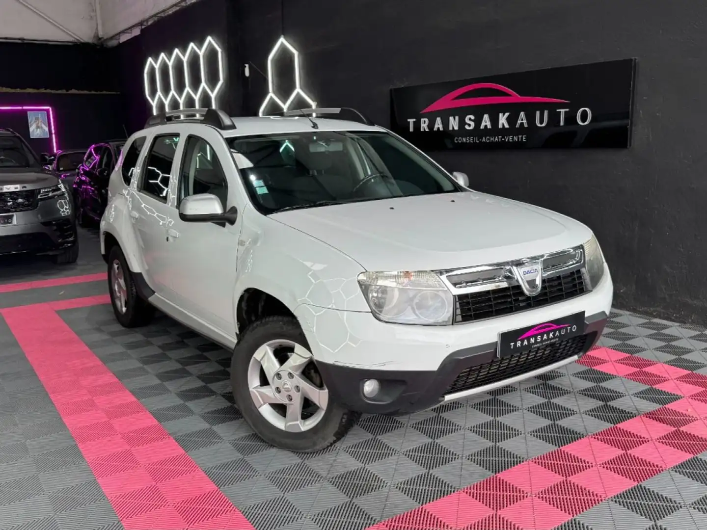 Dacia Duster 1.5 dCi 110 ch 4x4 Ambiance ~ 4WD ~ Attelage ~ Vitres électrique ~ Climatisation ~ White - 1