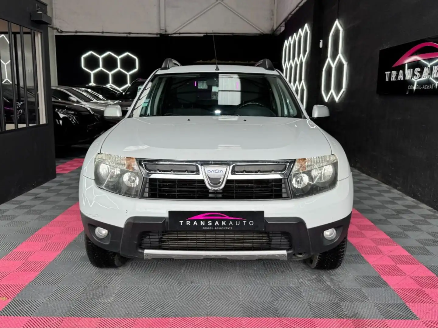 Dacia Duster 1.5 dCi 110 ch 4x4 Ambiance ~ 4WD ~ Attelage ~ Vitres électrique ~ Climatisation ~ White - 2