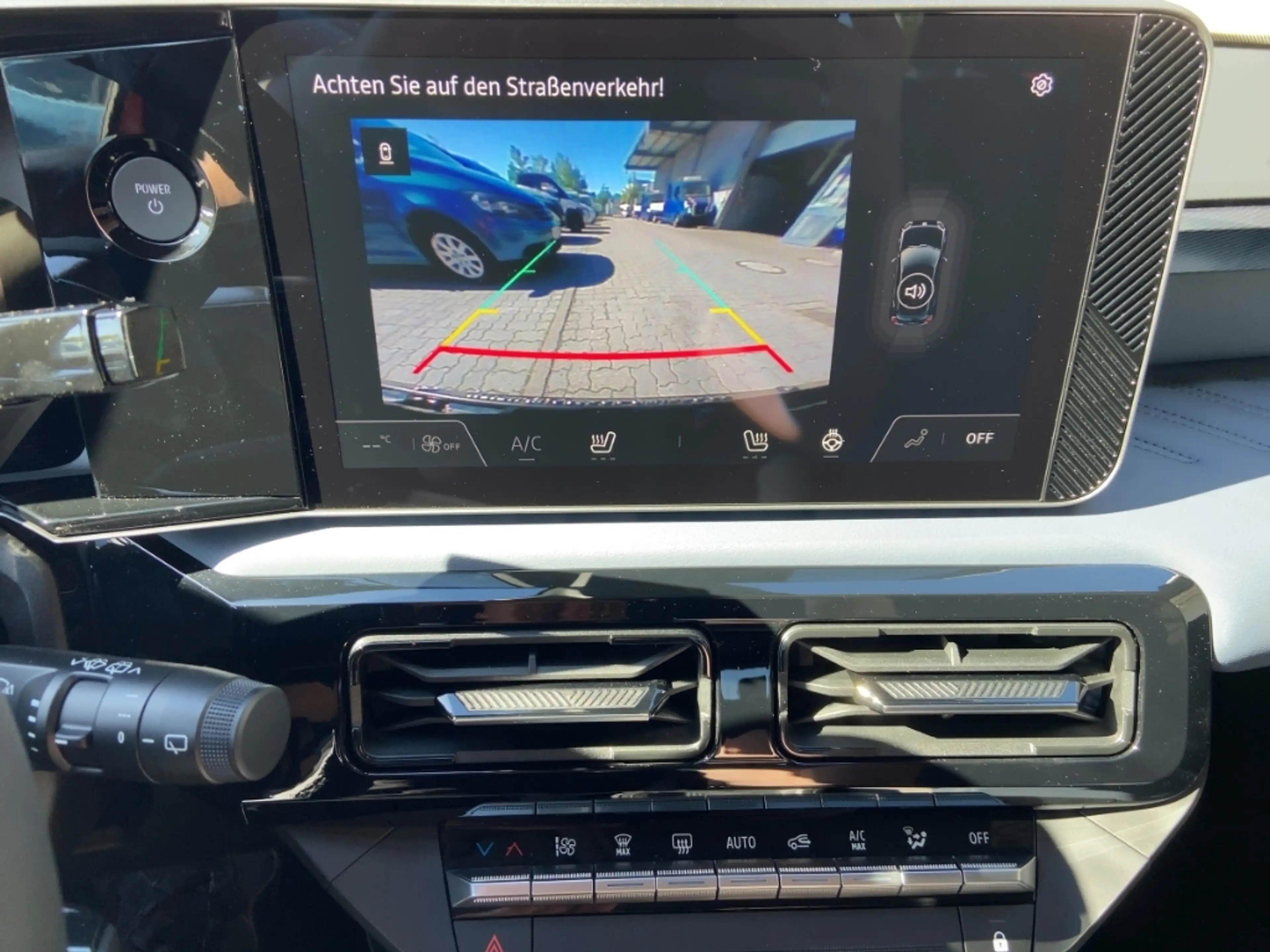 Nissan Micra 52kWh EVOLVE Winter /Harman-Kardon/LED/Carplay — photo 13