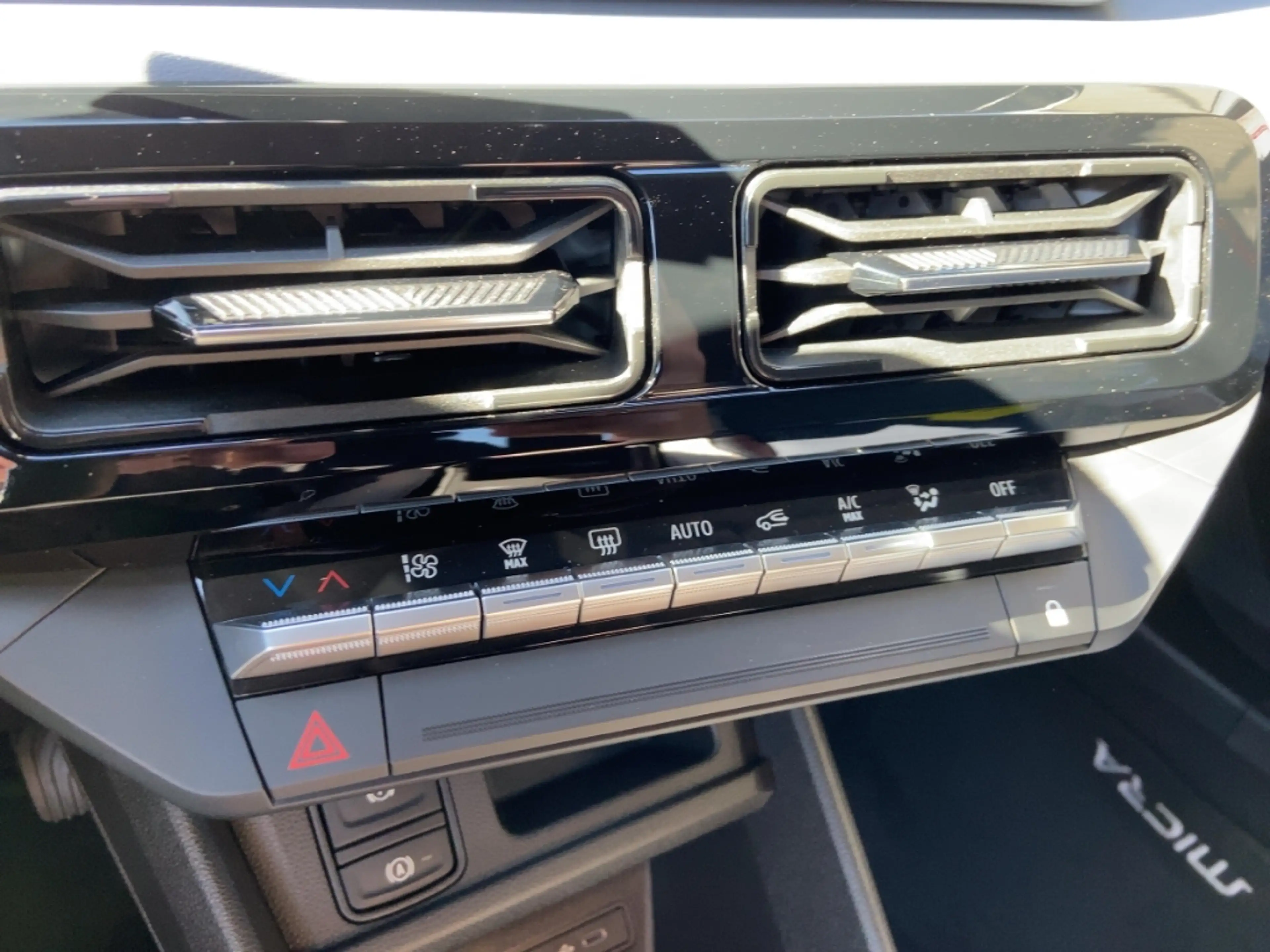 Nissan Micra 52kWh EVOLVE Winter /Harman-Kardon/LED/Carplay — photo 15