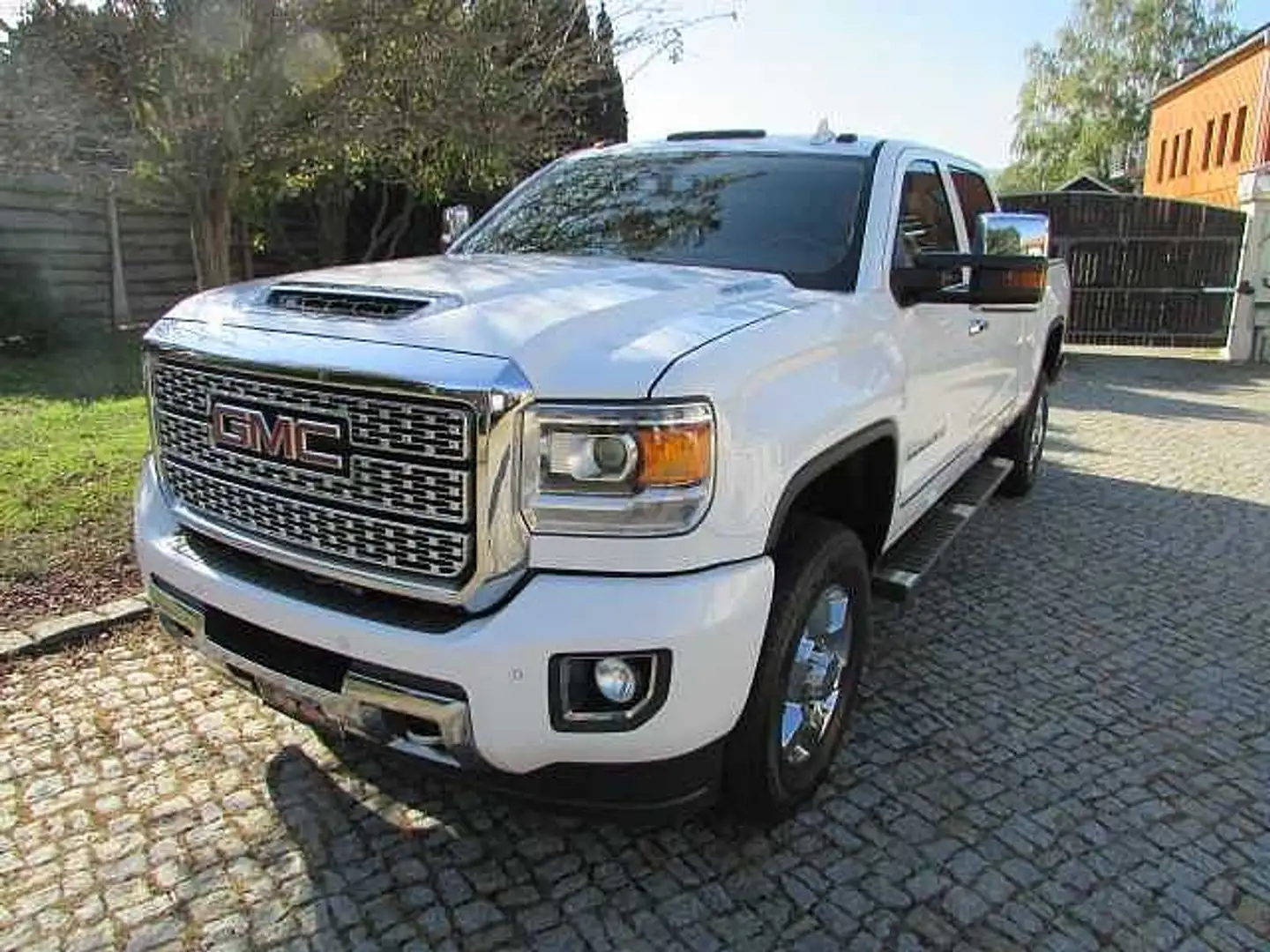 GMC Sierra K3500 HD  Power Truck 4x4 Denali Luxury Ultimate White - 2
